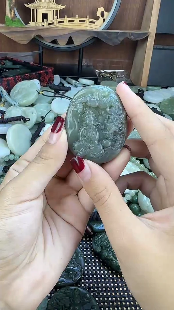 颈饰未镶嵌和田玉1