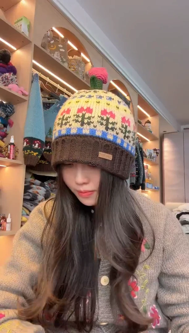 羊毛米黄郁金香帽