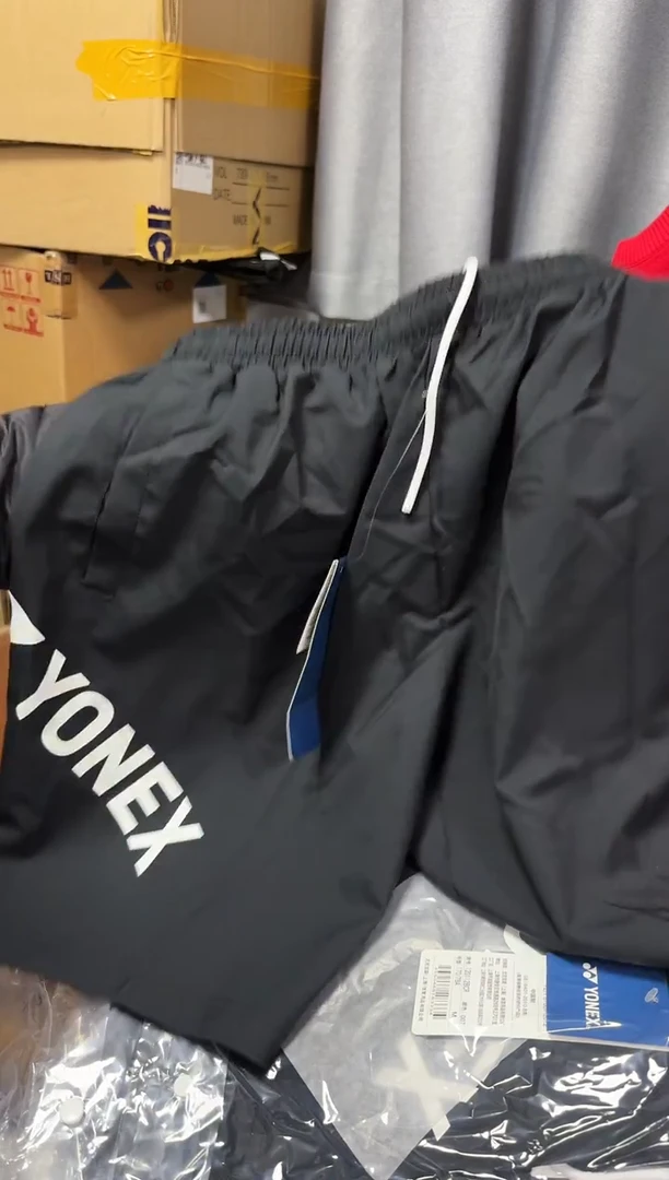 8 正品微瑕 黑色短裤 M