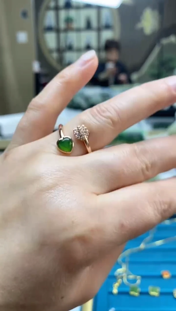 【闪购商品】和田玉(碧玉)戒指合金拍一发一