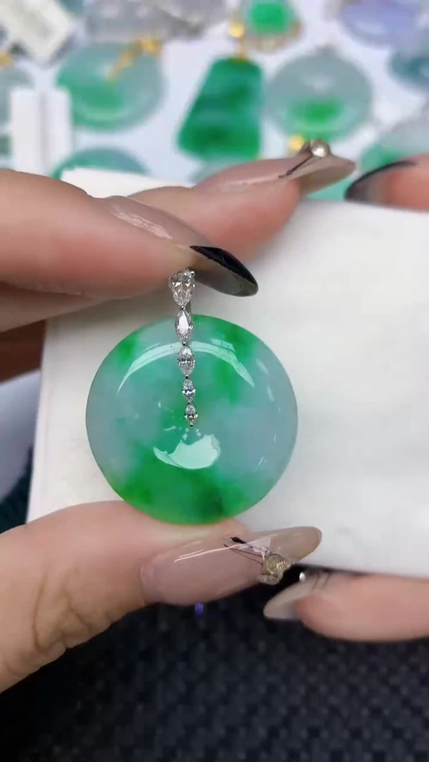 颈饰18K金镶嵌翡翠天然缅甸翡翠a货百元以上9元证书费自理