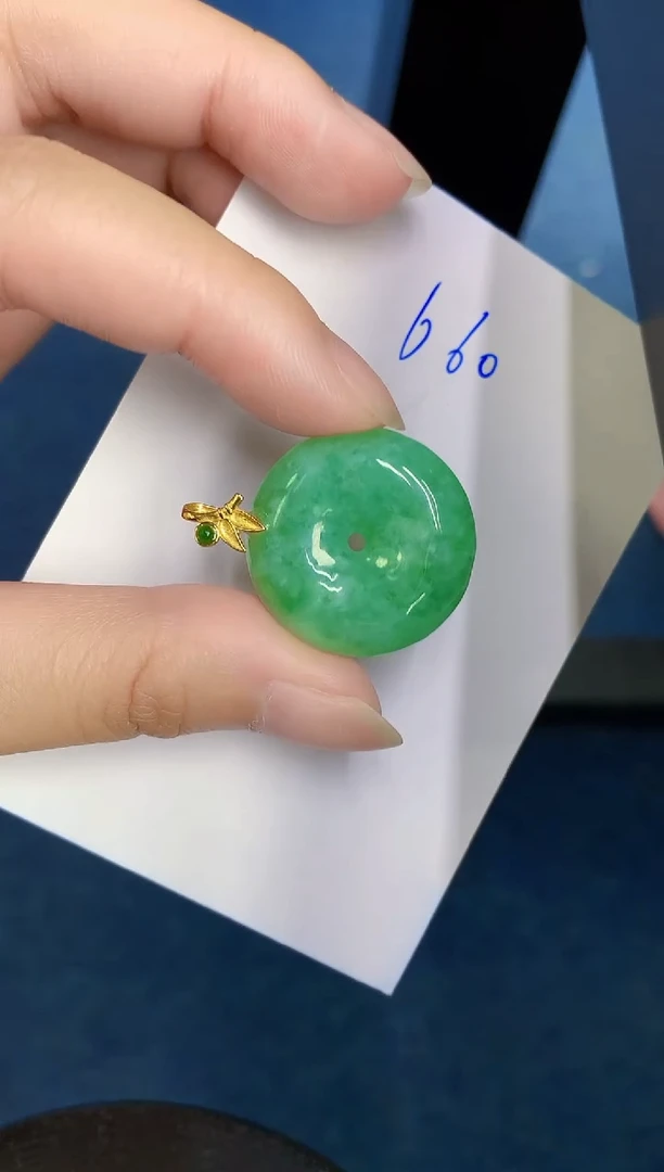 翡翠未镶嵌颈饰000000000