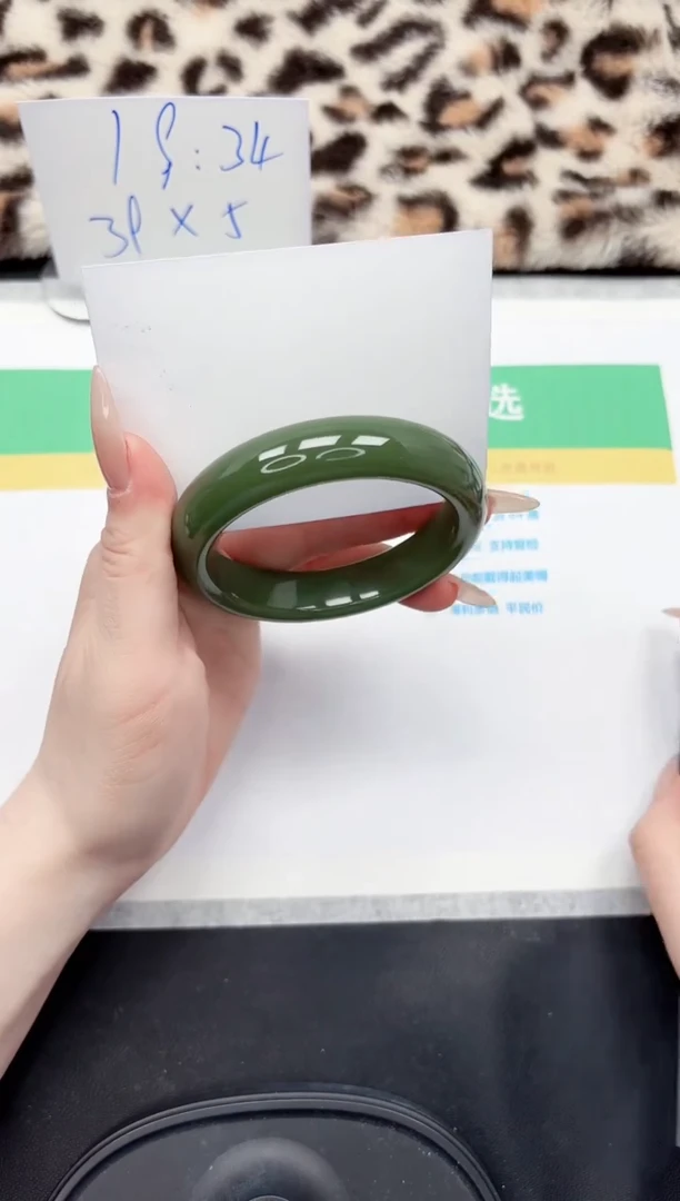 【闪购商品】石英质玉手镯未镶嵌15-60