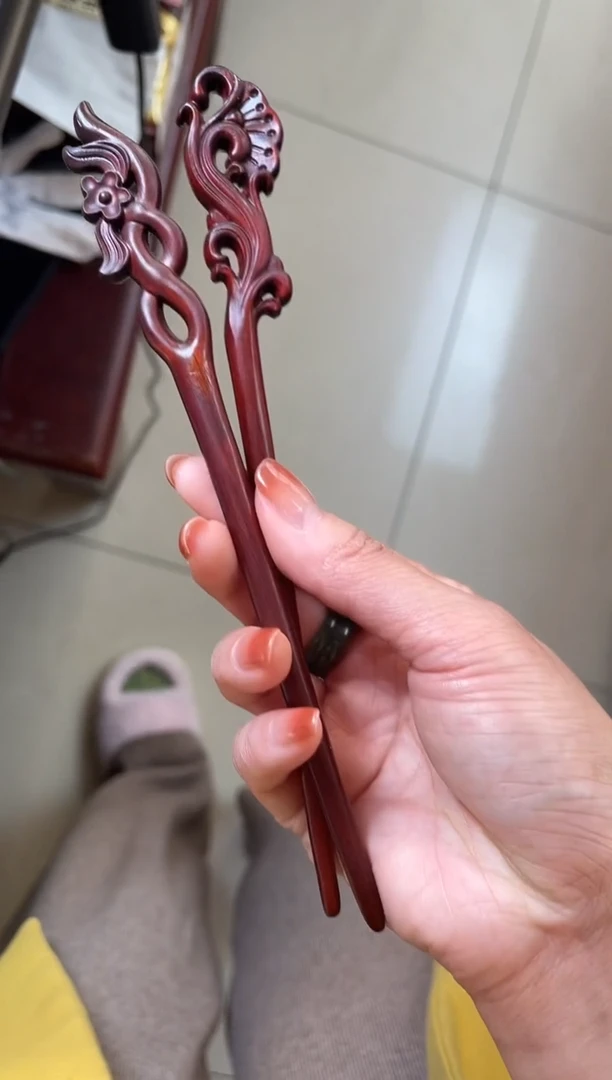 【闪购商品】染料紫檀（血檀）其他发簪两支