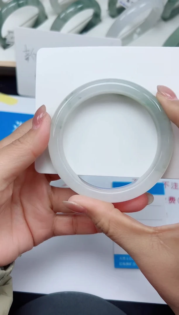 未镶嵌手镯石英质玉145-58/59