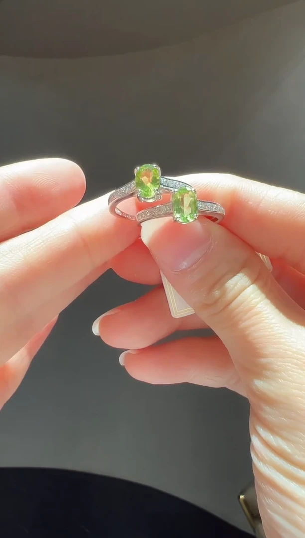 【闪购商品】橄榄石戒指银S925镶嵌48】多样性发其一