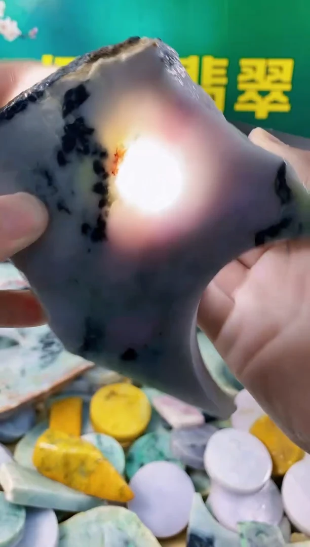 翡翠未镶嵌颈饰纯天然A货翡翠87