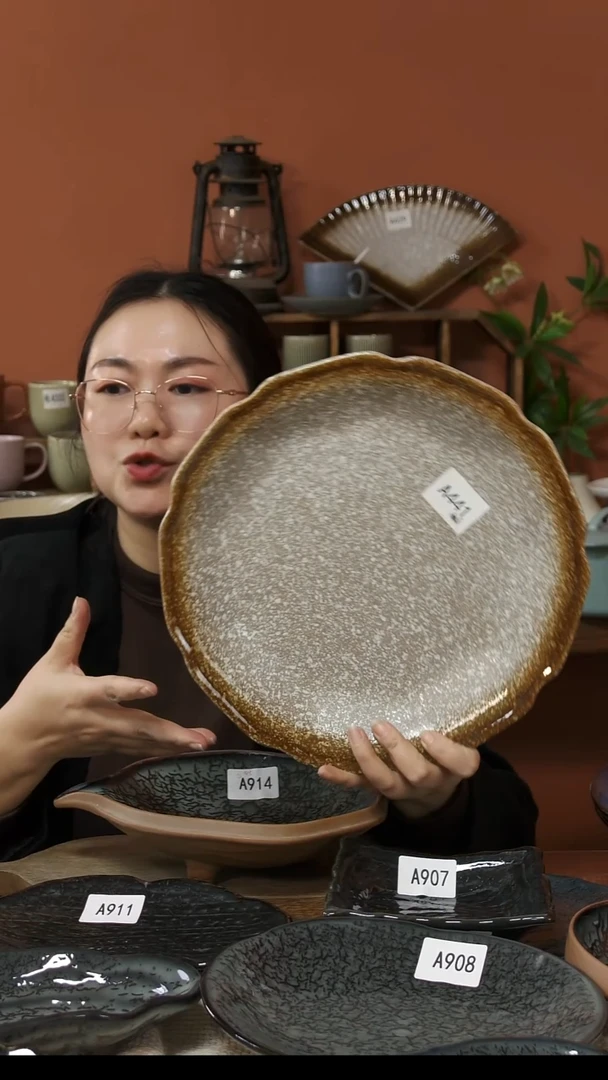 陶瓷A441 一只陶瓷粗陶花边大盘可能微瑕30*3.8