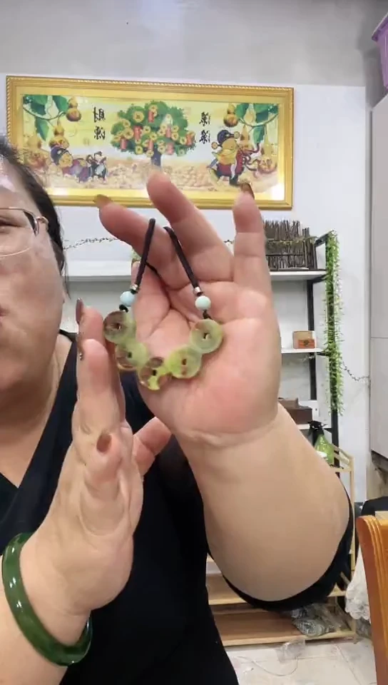 未镶嵌岫玉颈饰