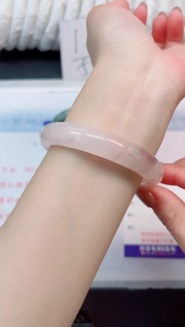 【闪购商品】石英质玉手镯未镶嵌102-56.4