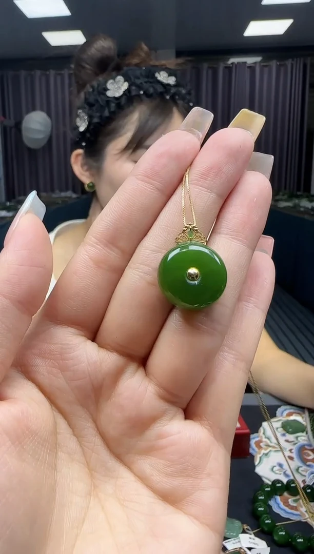和田玉18K金镶嵌挂件1