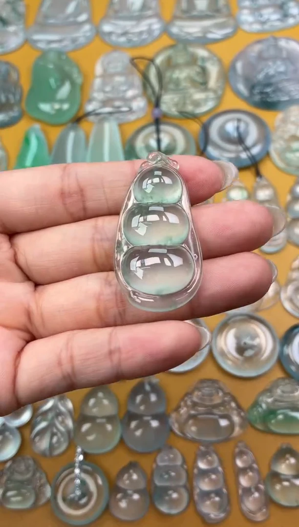 吊坠(不含链)未镶嵌翡翠22 豆子 43 22.7 6.2