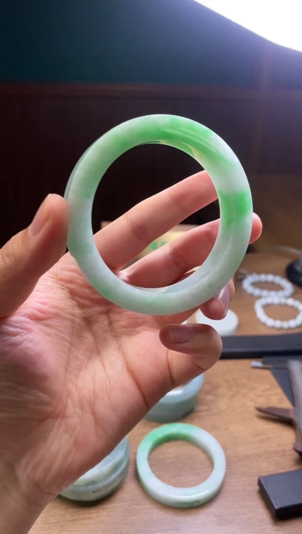 未镶嵌手镯定制翡翠碧***天定制