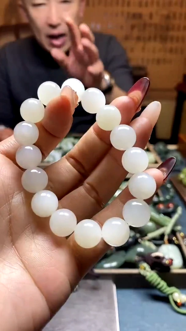 颈饰未镶嵌和田玉拍一发一