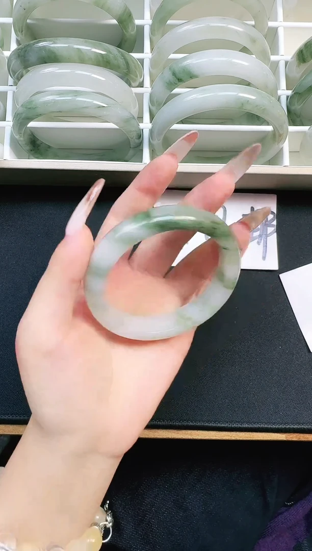 未镶嵌手镯石英质玉8-60