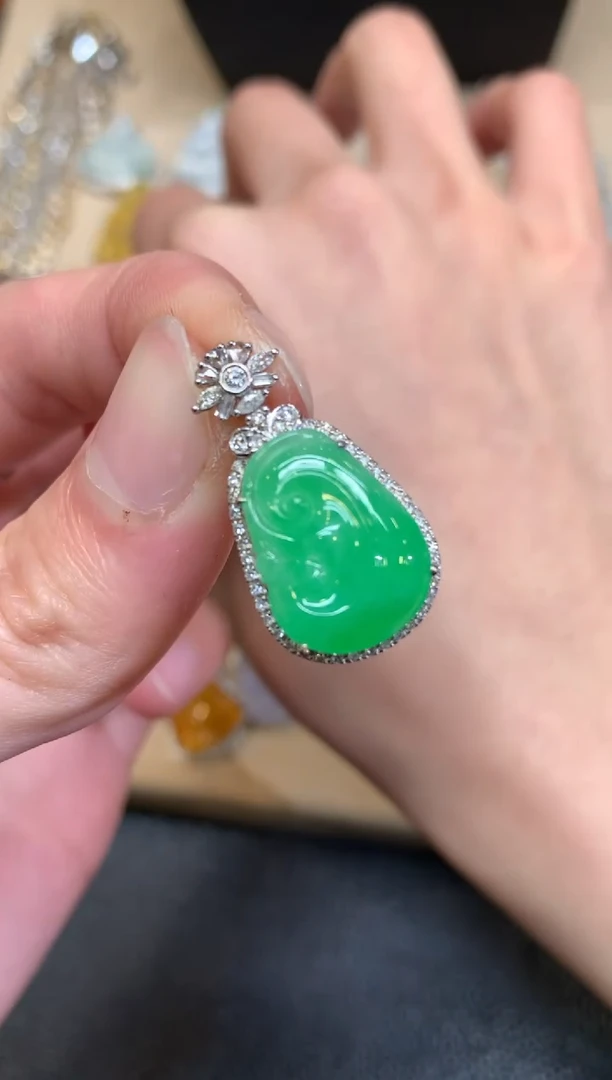 【闪购商品】翡翠颈饰18K金镶嵌如意【无服务费】