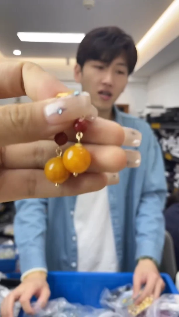 未镶嵌蜜蜡裸石多样性一件发货