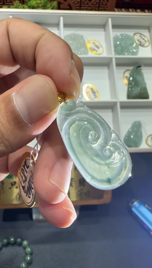 18K金镶嵌挂件翡翠A货翡翠多样性孤品