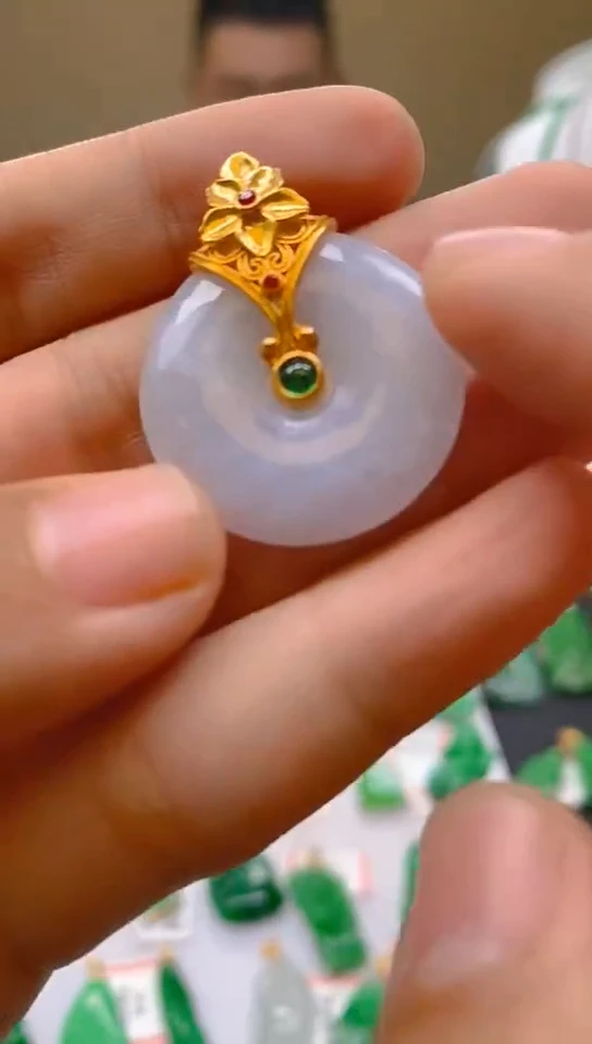 【闪购商品】翡翠颈饰18K金镶嵌平安扣