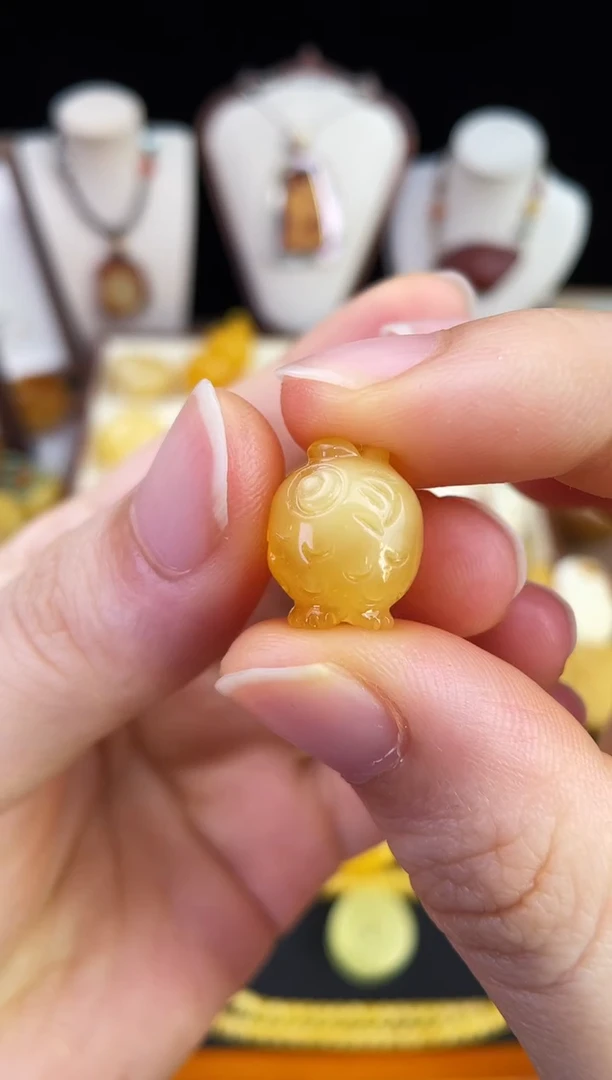 琥珀未镶嵌珠宝奇石柒月