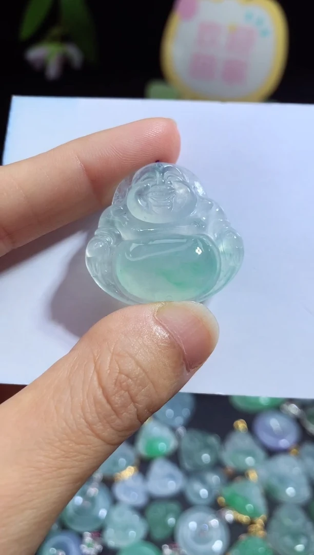 翡翠未镶嵌颈饰佛公