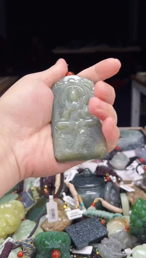 颈饰未镶嵌和田玉1