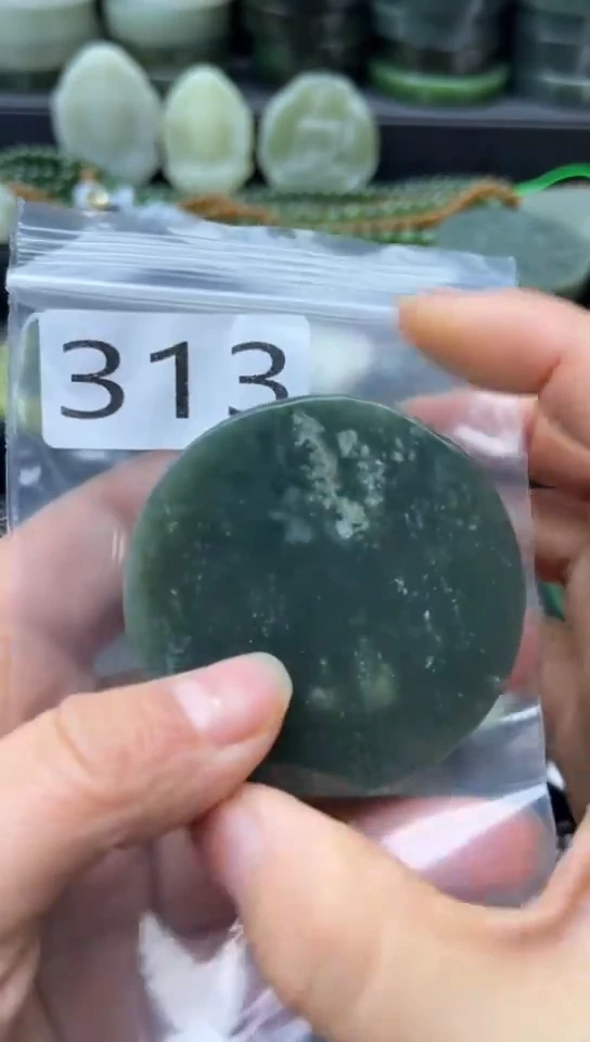 未镶嵌和田玉珠宝半成品镯芯