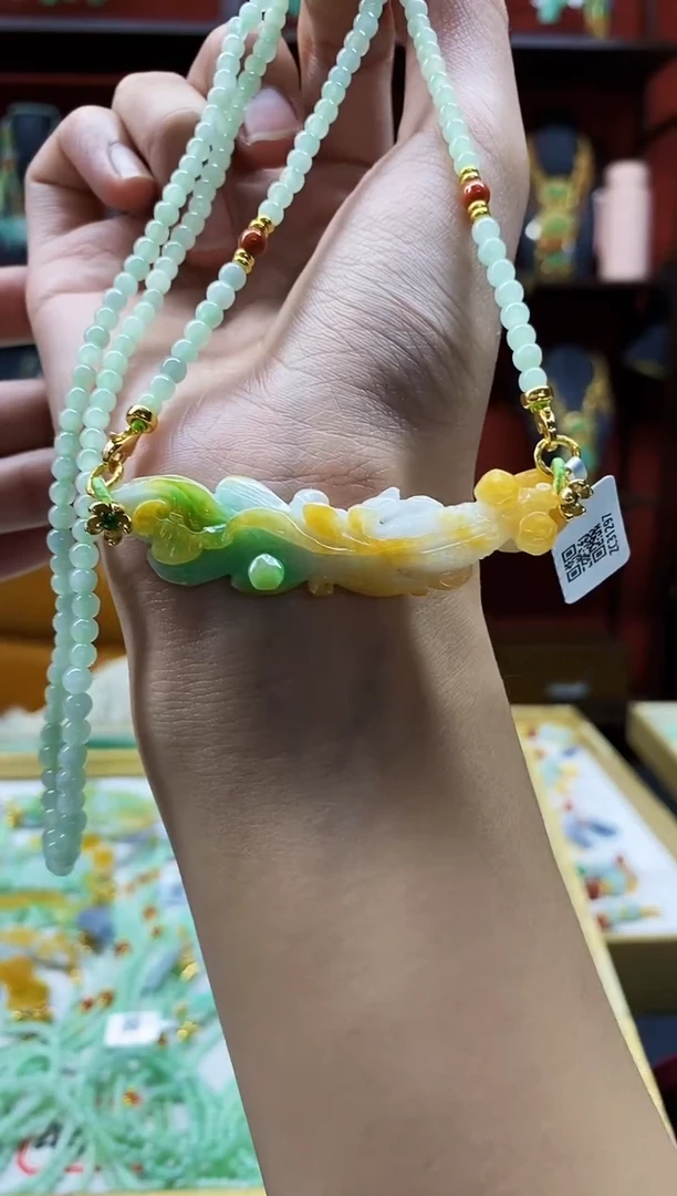 颈饰未镶嵌翡翠吊坠