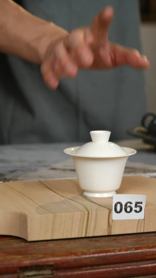 瓷片微瑕/标题标题标题标题