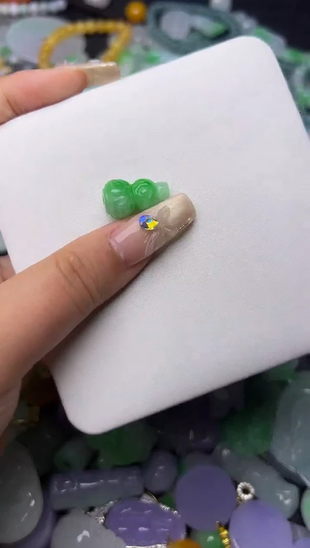 翡翠未镶嵌颈饰天然缅甸翡翠吊坠