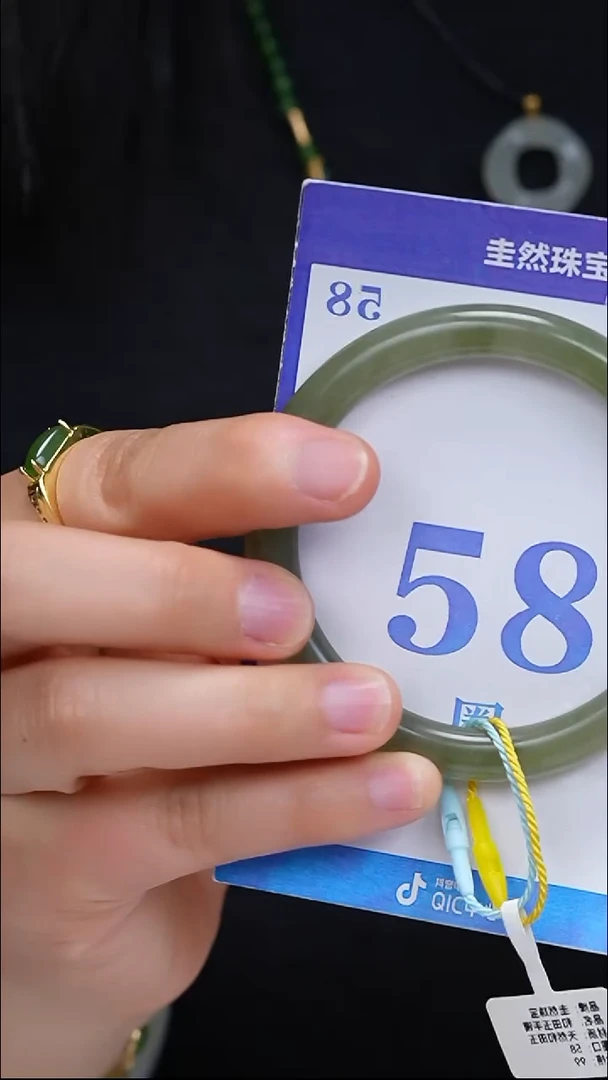 未镶嵌手镯和田玉7