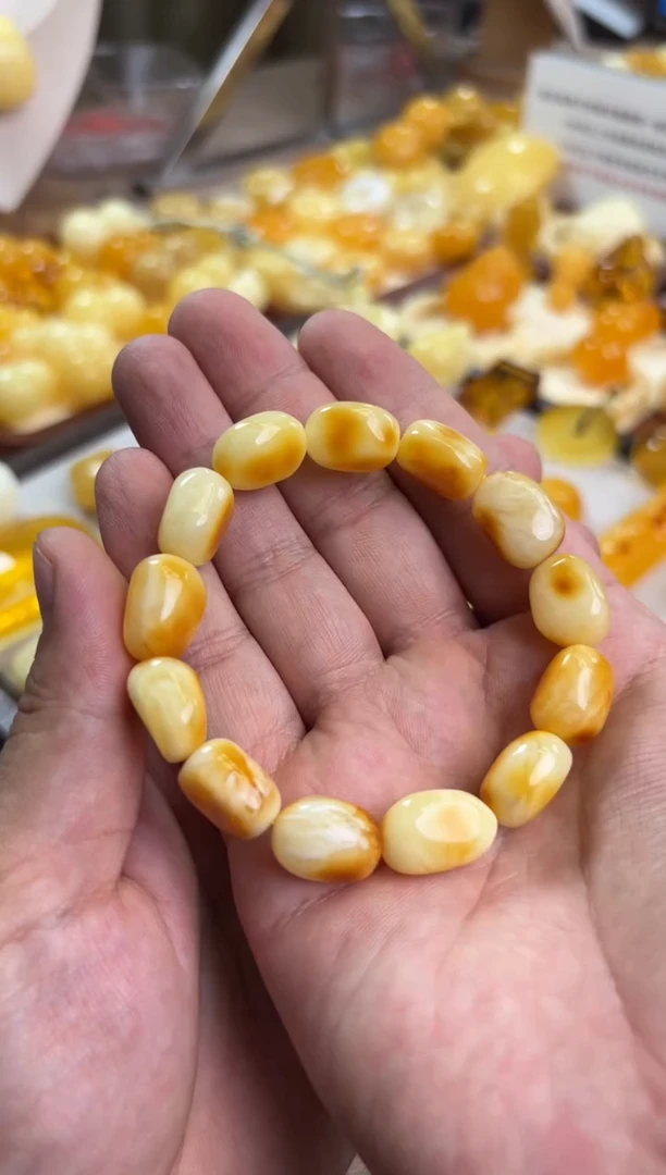 未镶嵌琥珀裸石手串