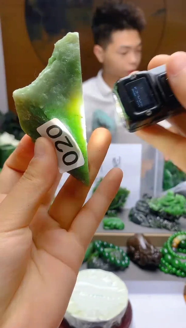 和田玉（碧玉）未镶嵌珠宝半成品20