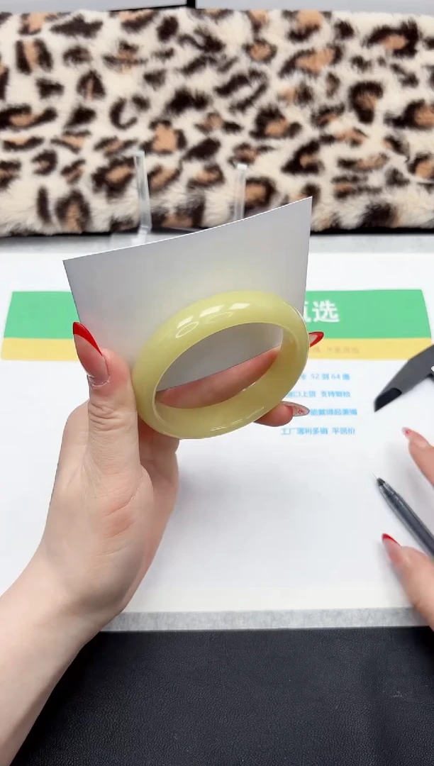 【闪购商品】石英质玉手镯未镶嵌86-60