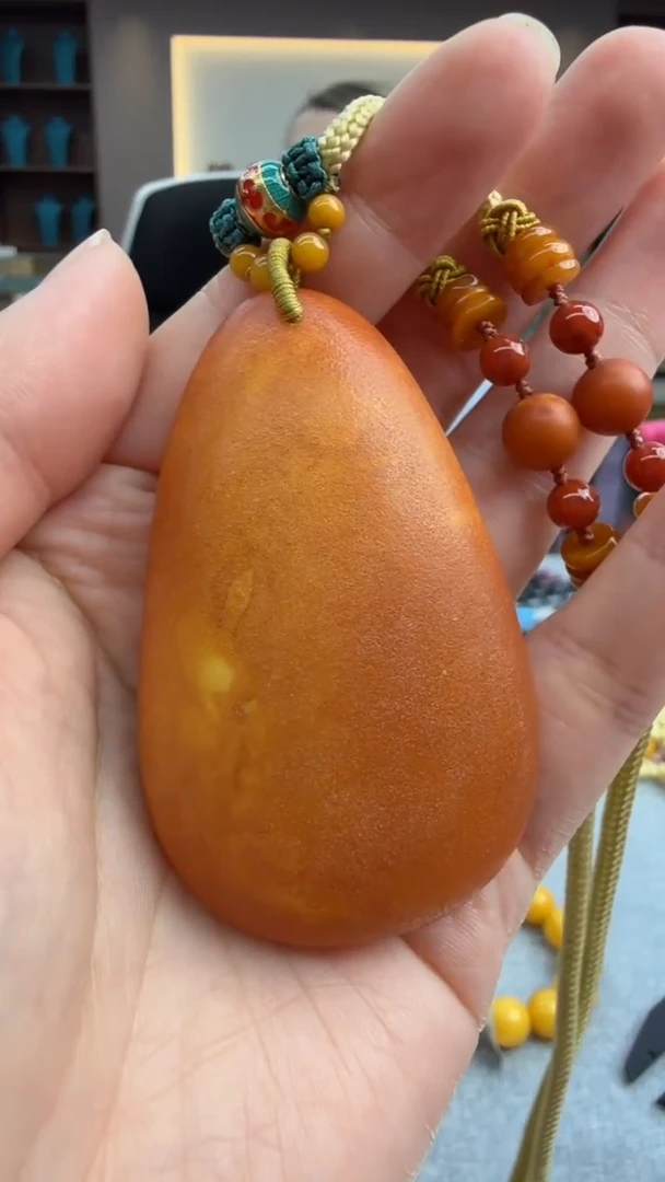 琥珀颈饰未镶嵌169秒拍号 假一罚三