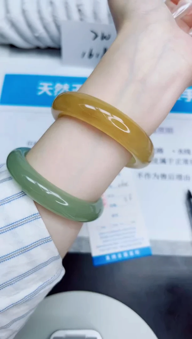 未镶嵌手镯石英质玉234/56