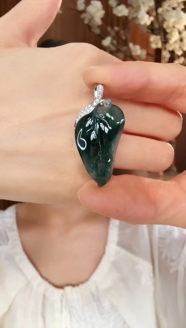 翡翠18K金镶嵌吊坠(不含链)吊坠