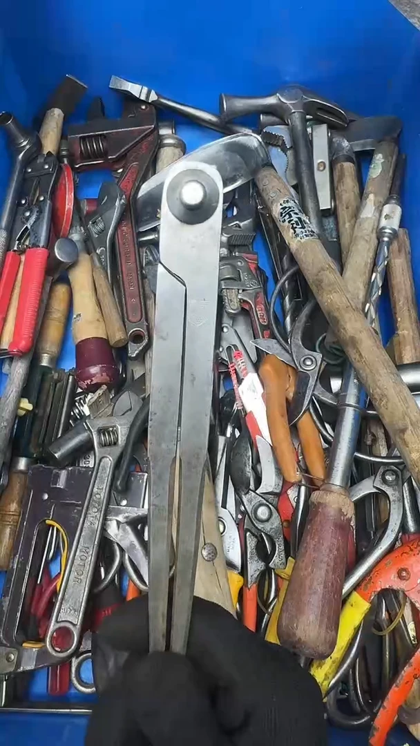东*五金工具钳子剪子等353
