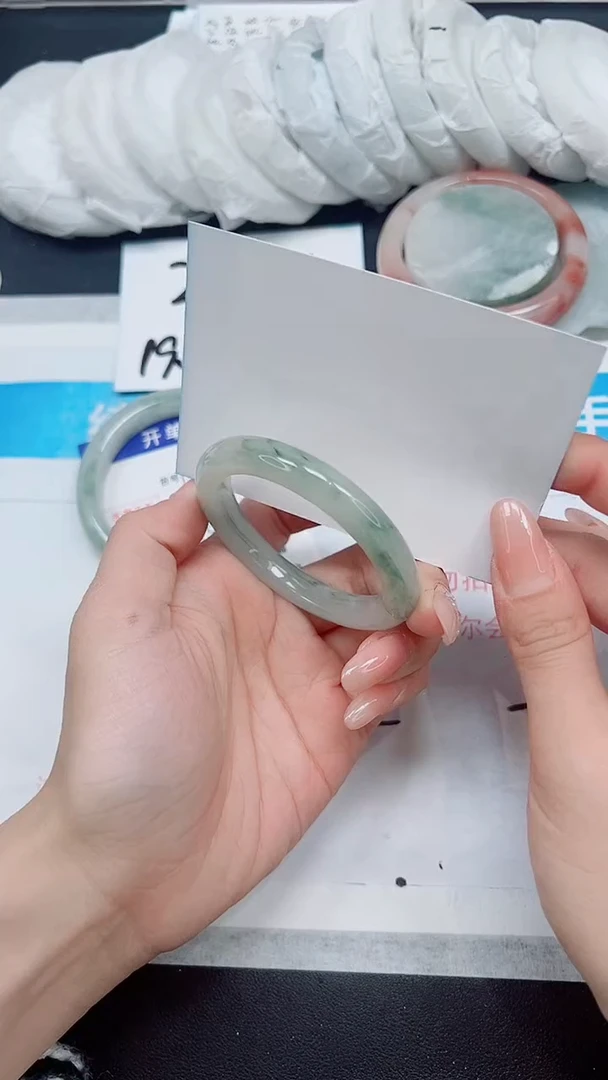 【闪购商品】石英质玉手镯未镶嵌A146-50/51