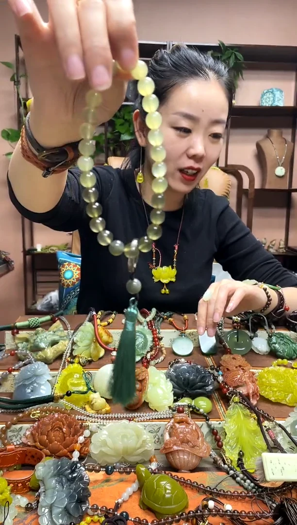 未镶嵌岫玉吊坠·