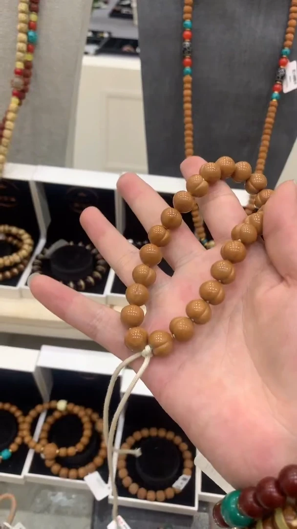 把件猴头核桃猴头雕刻屁桃手持卡10-11左右