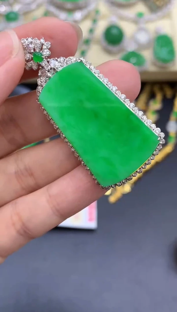 颈饰18K金镶嵌翡翠421-中国好珍宝