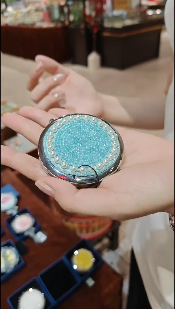 刺绣百师园珠绣翻盖镜