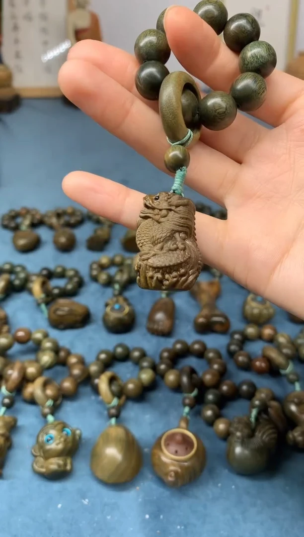 【闪购商品】维腊木（绿檀）把件生肖龙 盘玩件