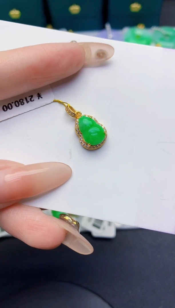 颈饰未镶嵌翡翠缅甸天然翡翠A货