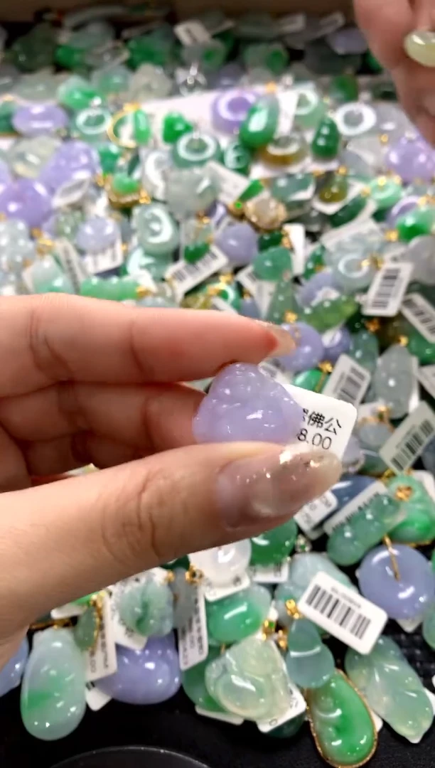 颈饰18K金镶嵌翡翠11111111