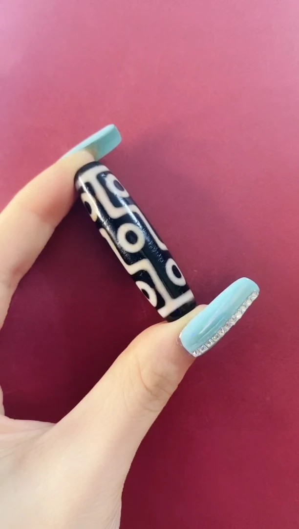 未镶嵌颈饰玛瑙/玉髓（覆膜）姓**身行运满砂折九