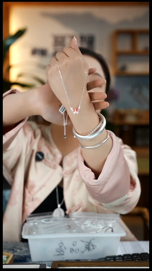 无坠链均足银珐琅彩蝴蝶项链