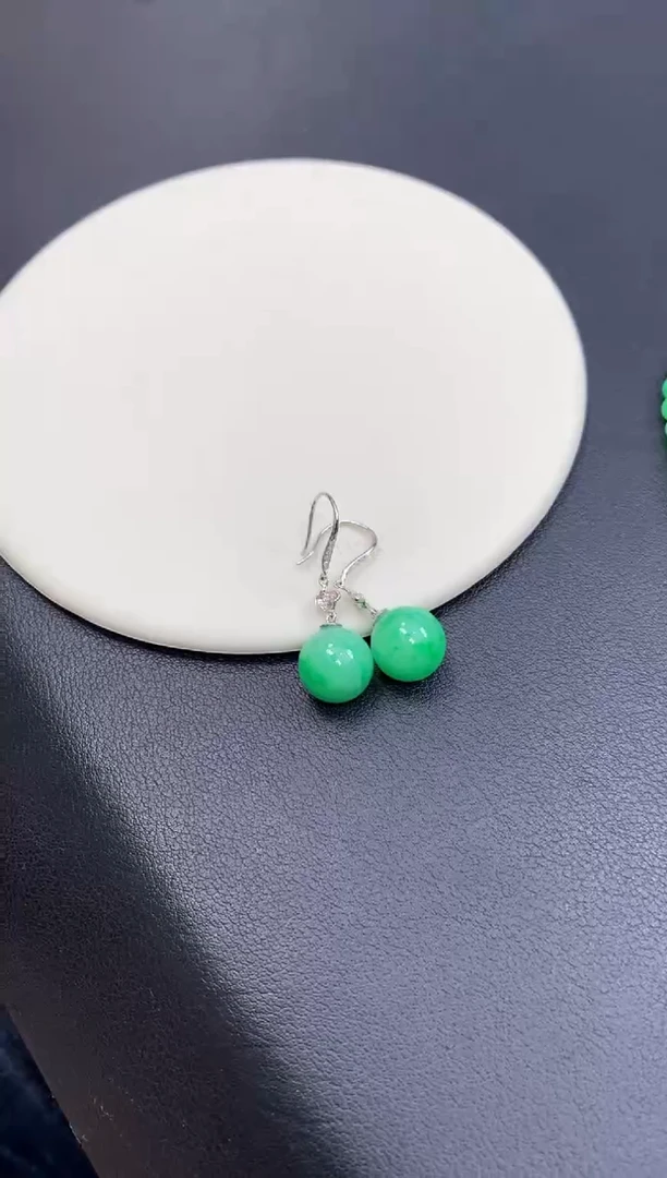 18K金镶嵌定制翡翠自营供应 48小时鉴赏期