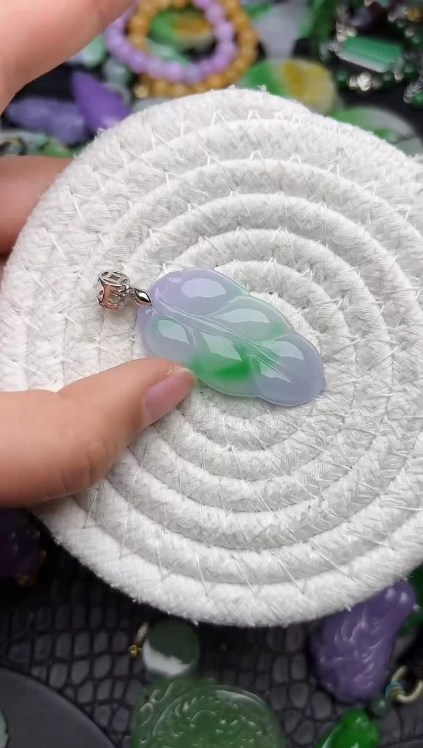 颈饰未镶嵌翡翠缅甸翡翠吊坠